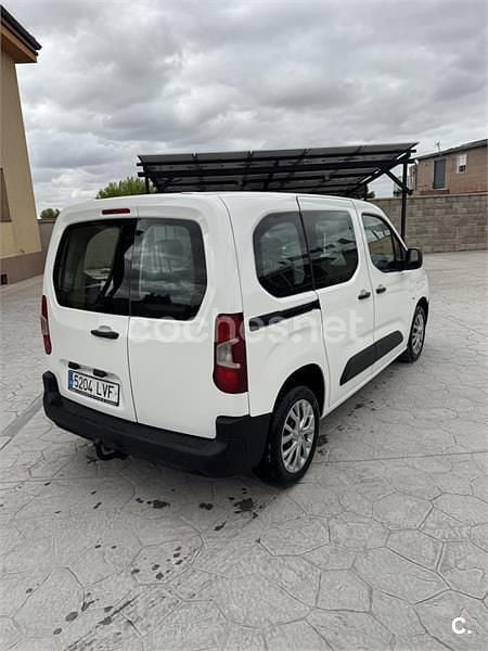 Usado Citroën Berlingo Live 102 CV (75 kW) 2021 Blanco Monovolumen