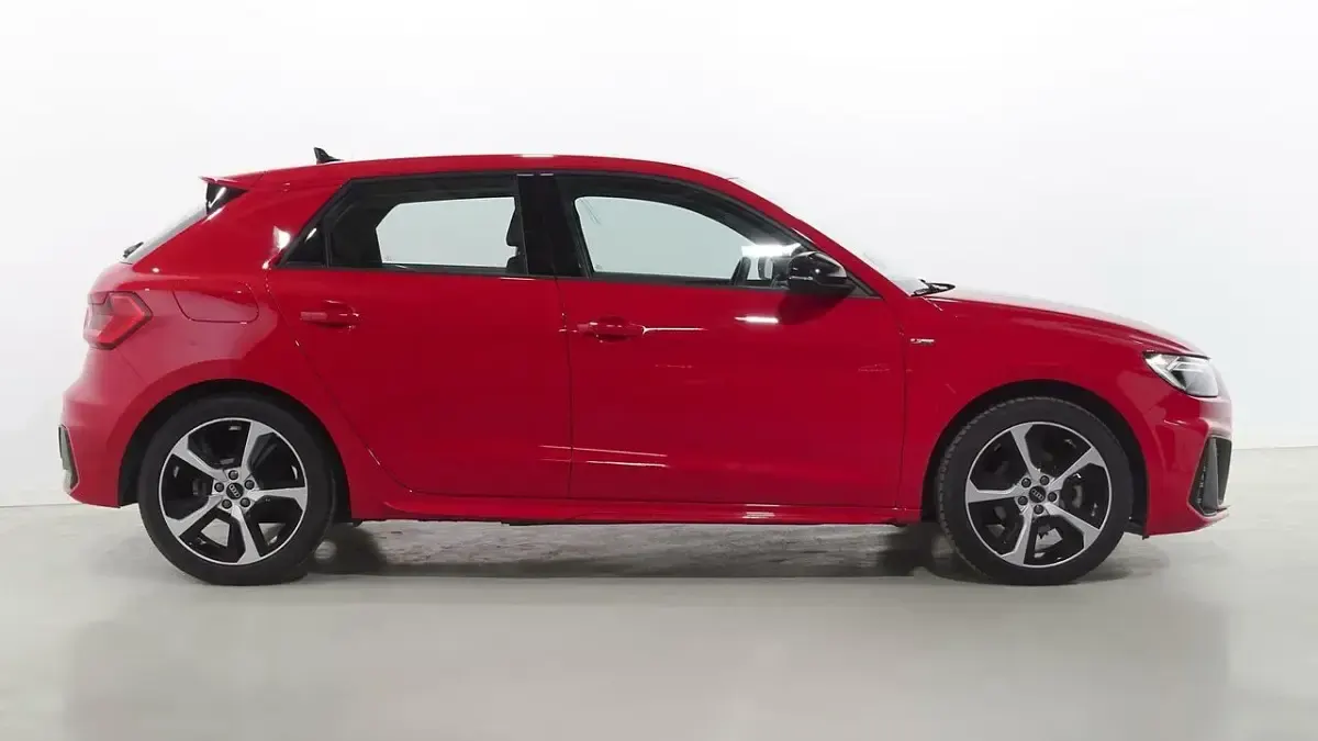 Usado Audi A1 Sportback 110 CV (80 kW) 2022 Rojo Utilitario