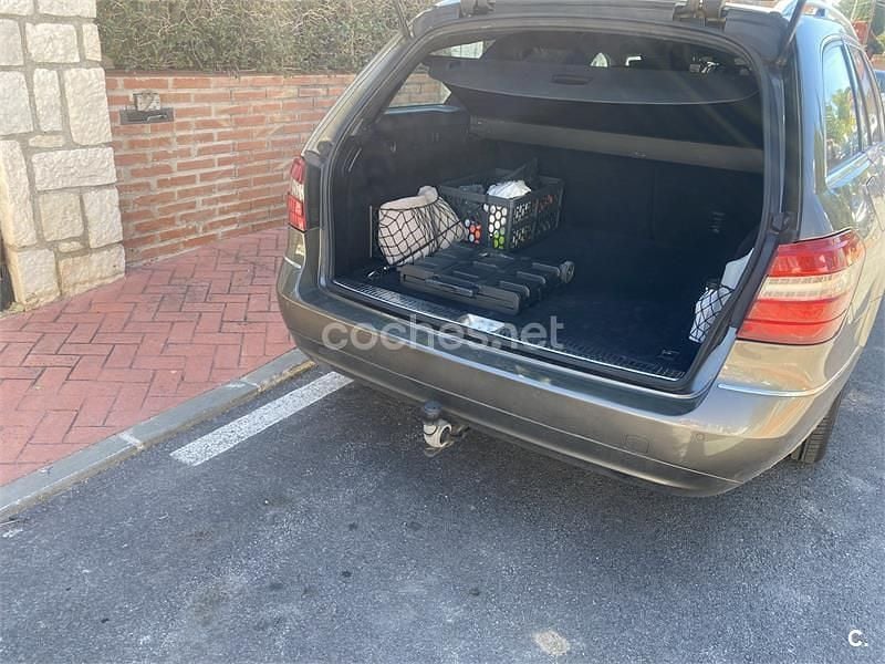 Usado Mercedes E200 Avantgarde 136 CV (100 kW) 2010 Gris / plata Familiar