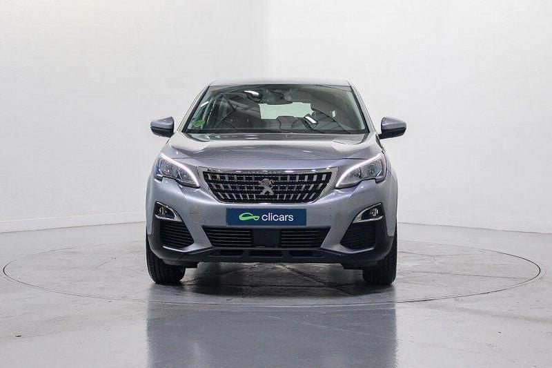 Usado Peugeot 3008 Active 130 CV (95 kW) 2019 Gris / plata SUV