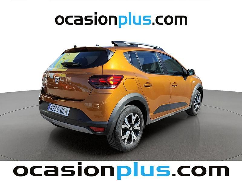 Usado Dacia Sandero Comfort 91 CV (66 kW) 2022 Naranja