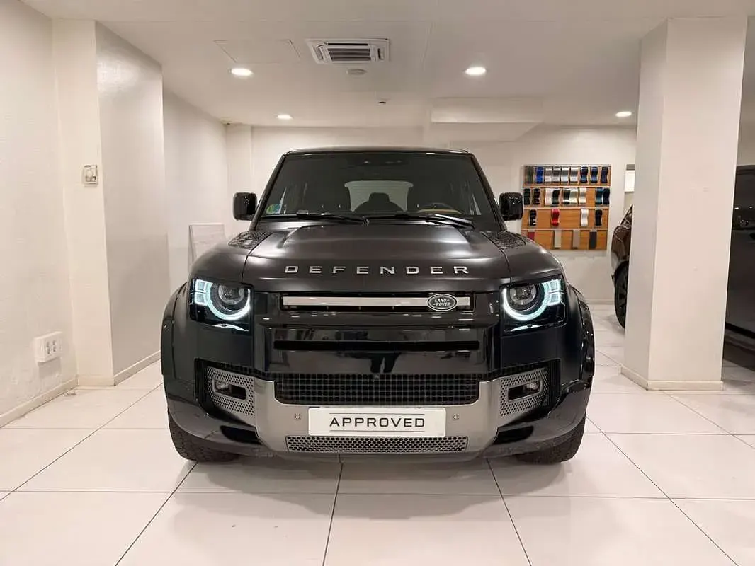 Usado Land Rover Defender HSE Dynamic 400 CV (294 kW) 2023 Negro SUV
