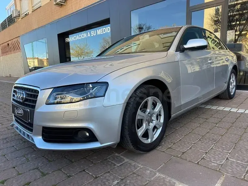 Usado Audi A4 143 CV (105 kW) 2010 Gris / plata Berlina