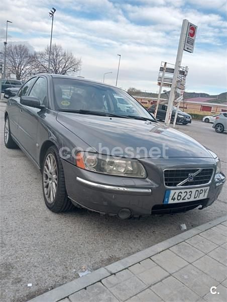 Usado Volvo S60 Summum 130 CV (95 kW) 2005 Gris / plata Berlina