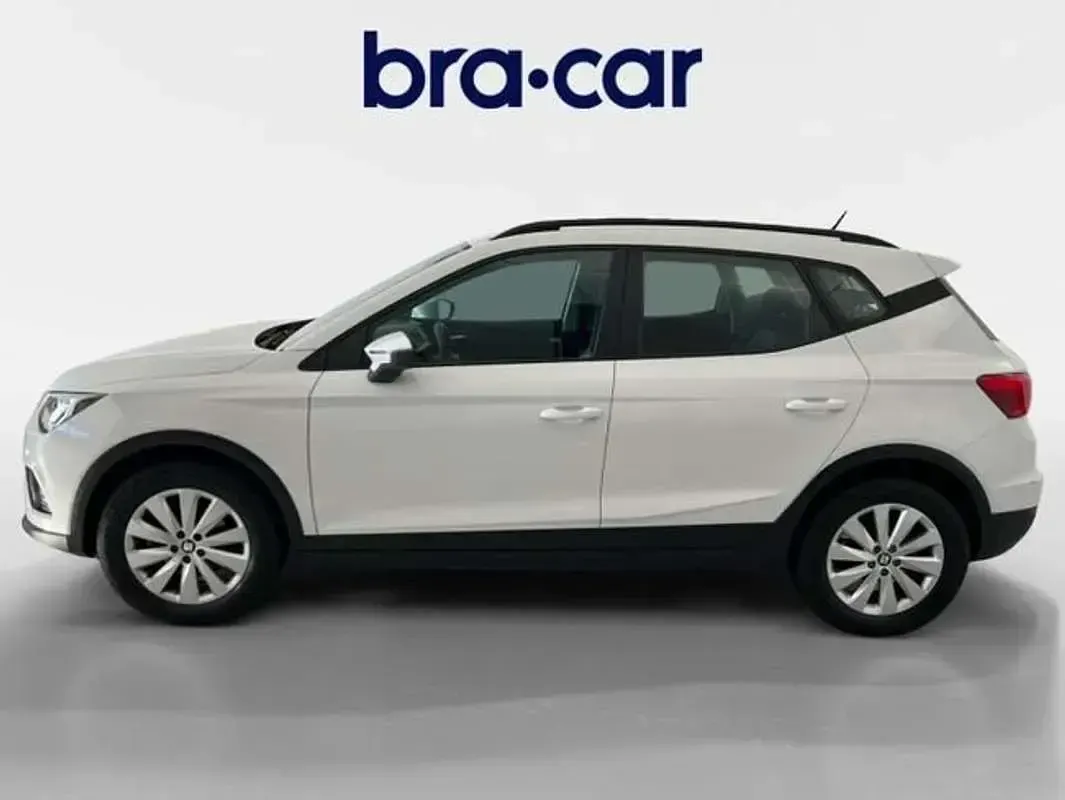 Usado Seat Arona Ecomotive 95 CV (69 kW) 2021 Blanco SUV