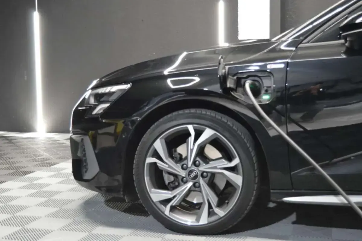 Usado Audi A3 Sportback S-Line 204 CV (150 kW) 2021 Negro Utilitario