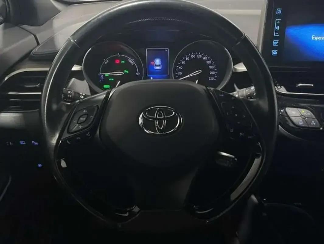 Usado Toyota C-HR Advance 122 CV (89 kW) 2019 Gris SUV