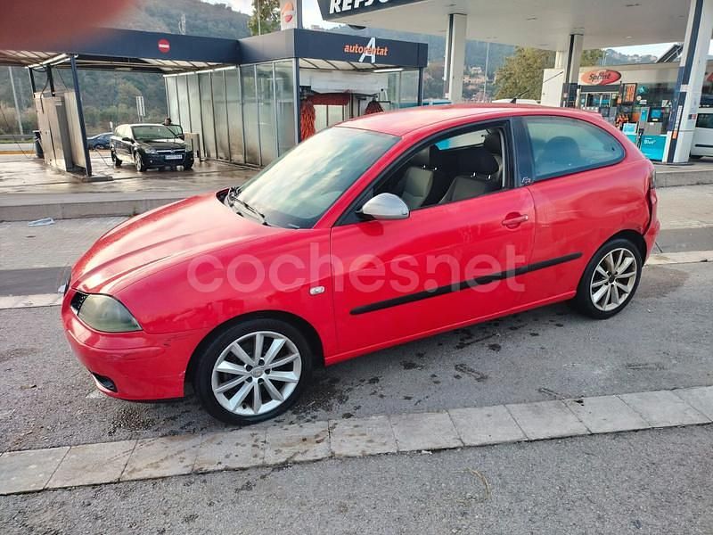 Usado Seat Ibiza FR 130 CV (95 kW) 2005 Rojo Berlina