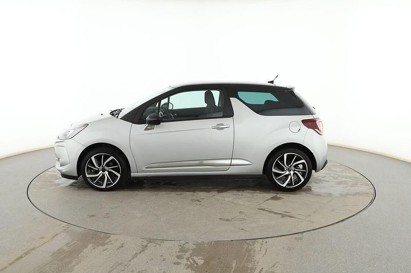 Usado DS Automobiles DS3 Style 110 CV (80 kW) 2018 Gris Berlina