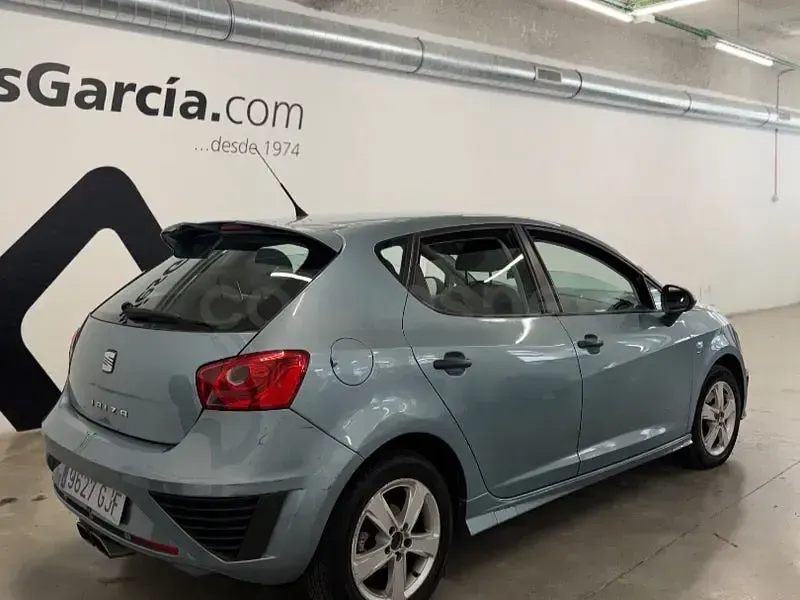 Usado Seat Ibiza Sport 100 CV (73 kW) 2010 Verde Berlina