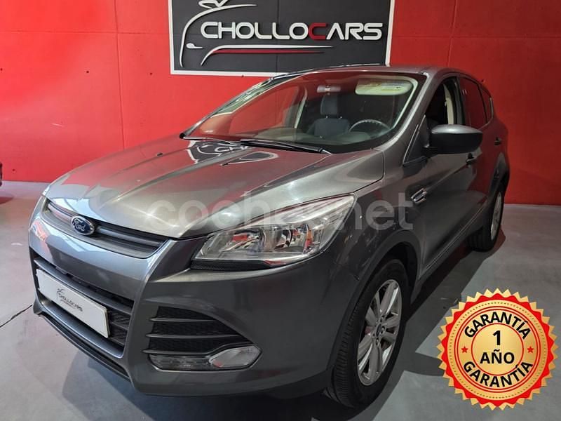 Gris / plata Usado 2014 Ford Kuga Trend SUV | 11.497 € (Un poco caro) - Imagen 1/4