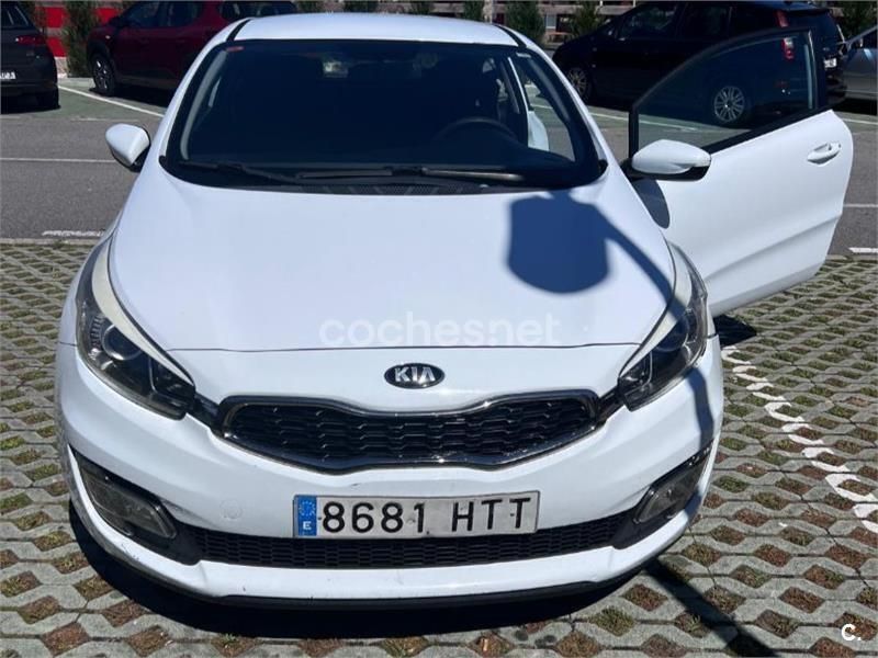 Blanco Usado 2013 Kia ProCeed Utilitario | 6990 € (Precio justo) - Imagen 1/4