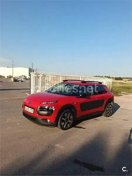 Usado Citroën C4 Shine Edition 100 CV (73 kW) 2016 Rojo Berlina