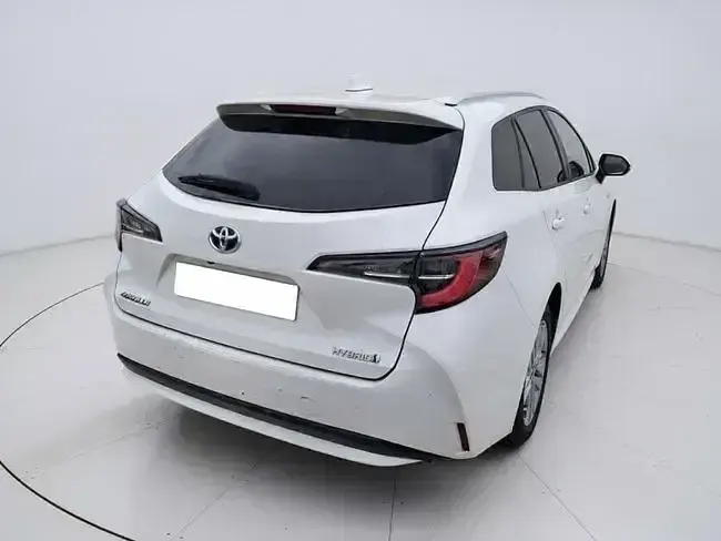 Usado Toyota Corolla Active 122 CV (89 kW) 2021 Blanco Familiar