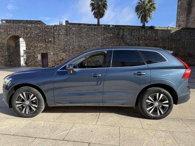 Usado Volvo XC60 Momentum 197 CV (144 kW) 2022 Azul SUV