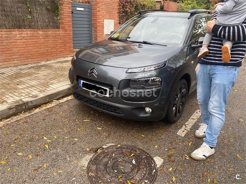 Usado Citroën C4 Cactus Shine Edition 92 CV (67 kW) 2014 Gris / plata Utilitario