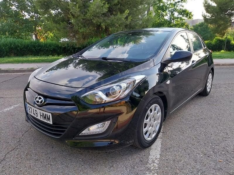 Usado Hyundai i30 90 CV (66 kW) 2012 Negro Berlina