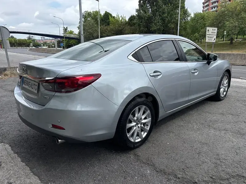Usado Mazda 6 Style 150 CV (110 kW) 2016 Gris / plata Berlina
