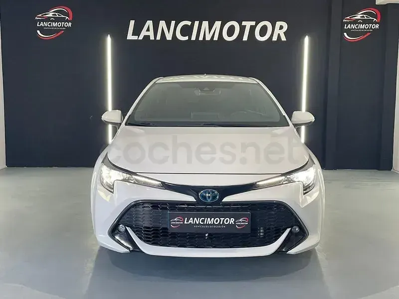 Käytetty Toyota Corolla Style 122 HP (89 kW) 2021 Valkoinen Sedan