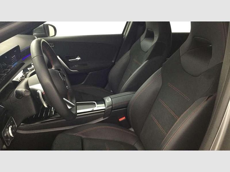 Nuevo Mercedes A250 218 CV (160 kW) 2025 Plateado Berlina