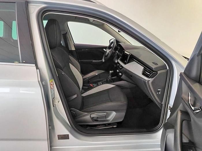 Usado Skoda Kamiq Selection 115 CV (84 kW) 2025 Gris plata SUV