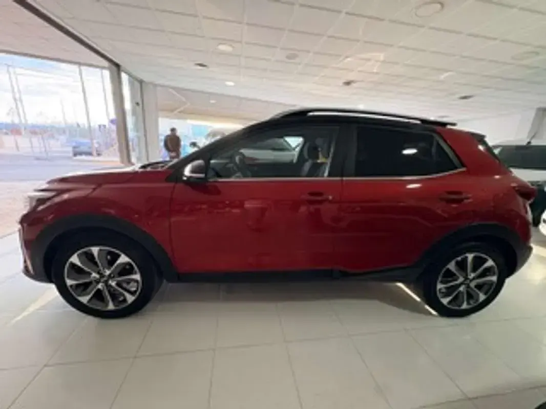 Usado Kia Stonic 101 CV (74 kW) 2019 Rojo SUV