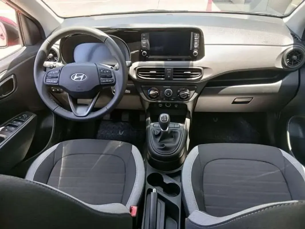 Usado Hyundai i10 GO! 84 CV (61 kW) 2023 Rojo Utilitario