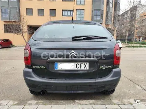 Usado Citroën Xsara Picasso 90 CV (66 kW) 2003 Negro Monovolumen