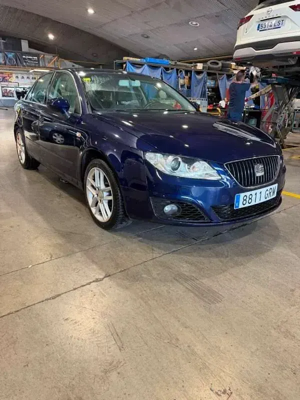 Usado Seat Exeo Style 143 CV (105 kW) 2009 Azul Berlina
