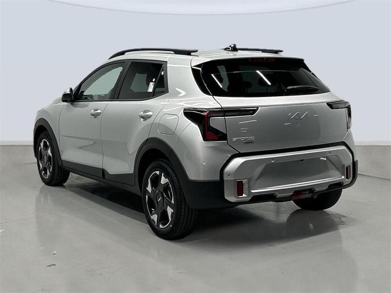 Nuevo Kia Stonic 116 CV (85 kW) 2025 Sparkling silver SUV