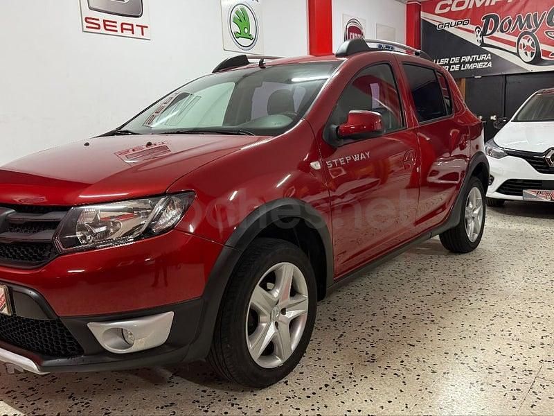 Usado Dacia Sandero Stepway 90 CV (66 kW) 2015 Granate Berlina