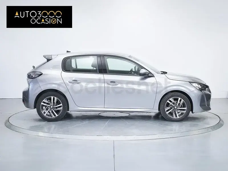 Usado Peugeot 208 Allure 100 CV (73 kW) 2020 Gris / plata Utilitario