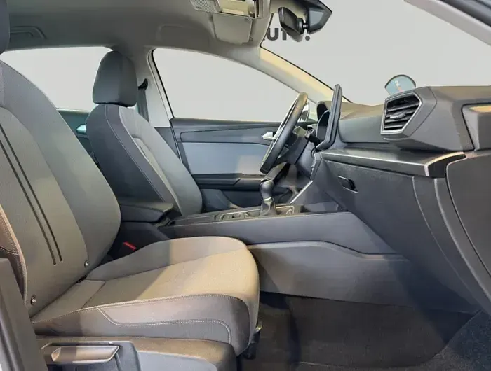 Usado Seat Leon Style 116 CV (85 kW) 2025 Gris