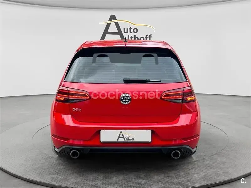 Usado VW Golf VIII GTI 245 CV (180 kW) 2020 Rojo Berlina