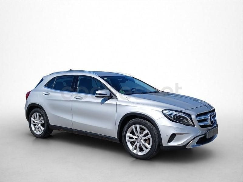 Usado Mercedes GLA200 Style 136 CV (100 kW) 2016 Gris / plata SUV