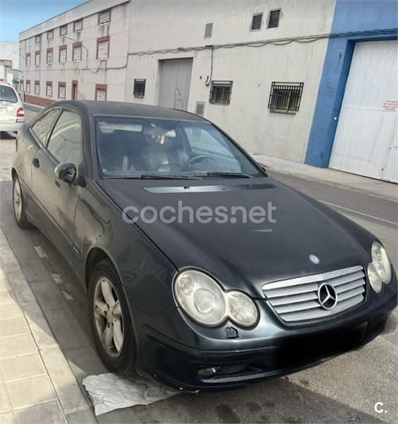 Negro Usado 2004 Mercedes C220 Berlina | 1900 € (Super precio) - Imagen 1/3