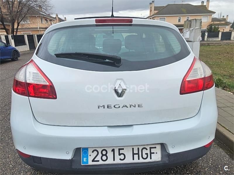 Usado Renault Mégane Bose Edition 130 CV (95 kW) 2011 Blanco Berlina