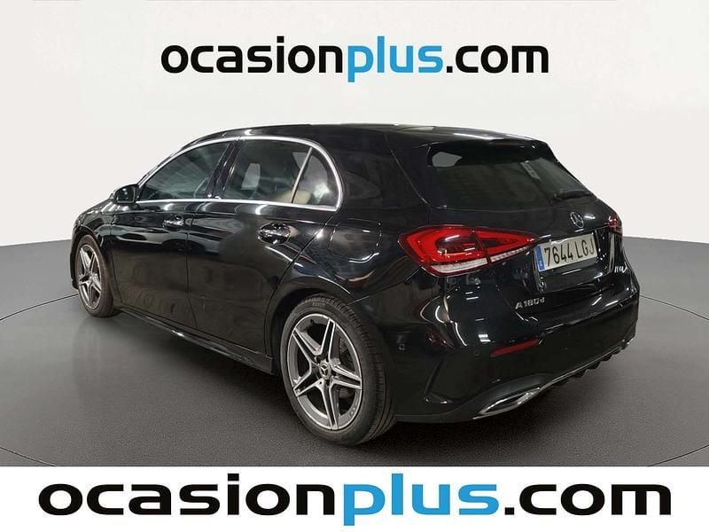 Usado Mercedes A180 AMG 116 CV (85 kW) 2020 Negro Utilitario