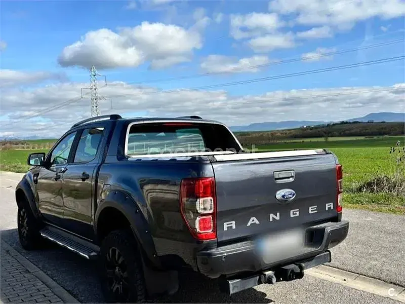 Usado Ford Ranger Wildtrack 200 CV (147 kW) 2017 Gris / plata Pickup/Camioneta