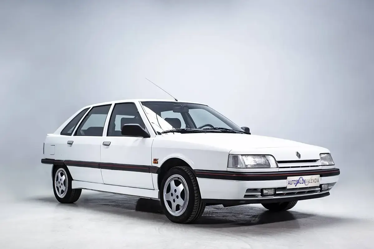Usado Renault 21 140 CV (102 kW) 1992 Blanco Berlina