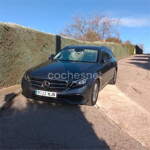 Usado Mercedes E200 150 CV (110 kW) 2018 Gris / plata Familiar