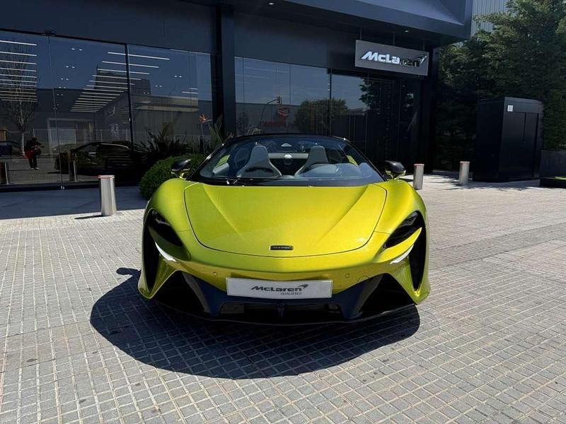 Usado McLaren Artura 700 CV (514 kW) 2025 Verde Descapotable