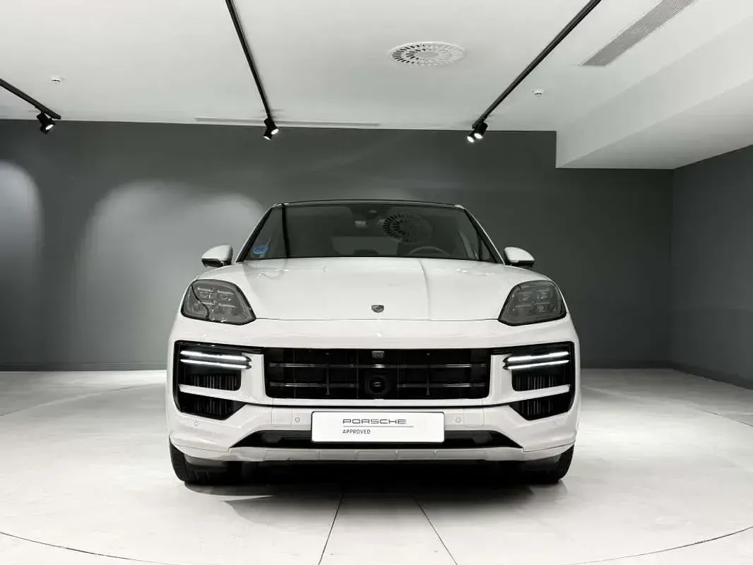 Usado Porsche Cayenne Turbo E-Hybrid 740 CV (544 kW) 2025 Gris SUV