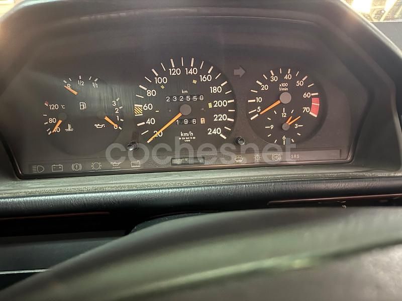 Usado Mercedes E200 136 CV (100 kW) 1998 Verde Berlina