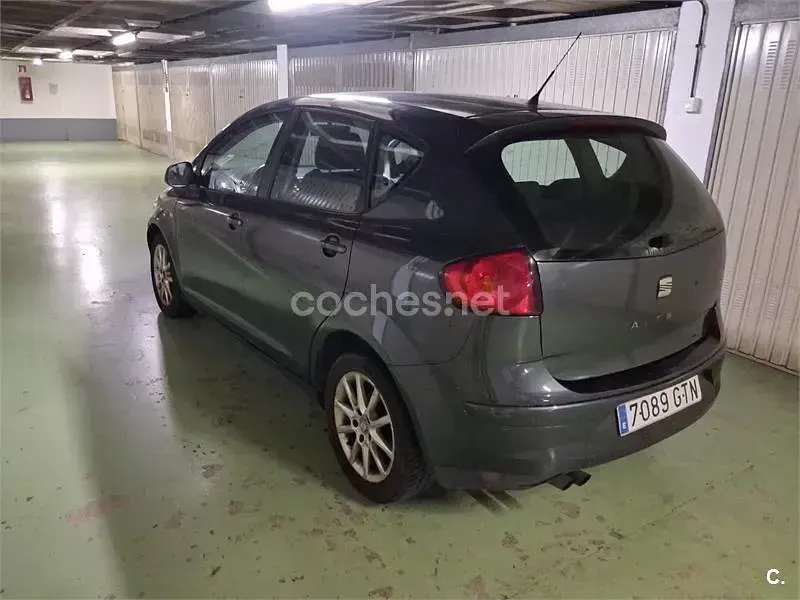 Usado Seat Altea Style 125 CV (91 kW) 2010 Azul Monovolumen