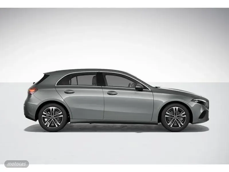 Usado Mercedes A200 149 CV (109 kW) 2025 Gris Berlina