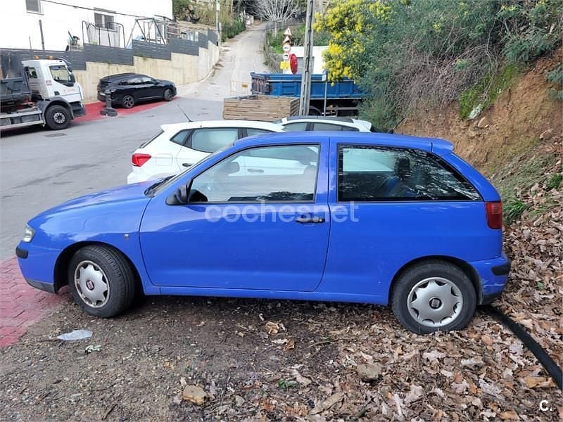 Brugt Seat Ibiza Stella 60 HK (44 kW) 2000 Blå Hatchback