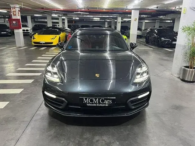Usado Porsche Panamera 462 CV (339 kW) 2020 Gris Familiar