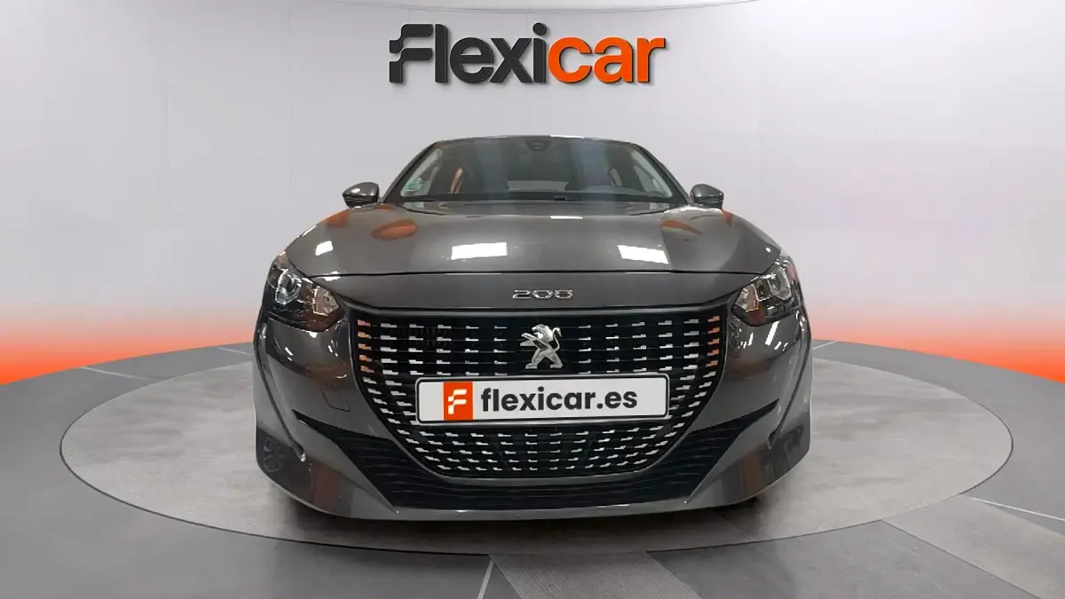 Usado Peugeot 208 Active 101 CV (74 kW) 2021 Gris Utilitario