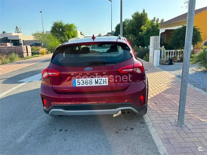 Usado Ford Focus Active 125 CV (91 kW) 2019 Rojo Berlina